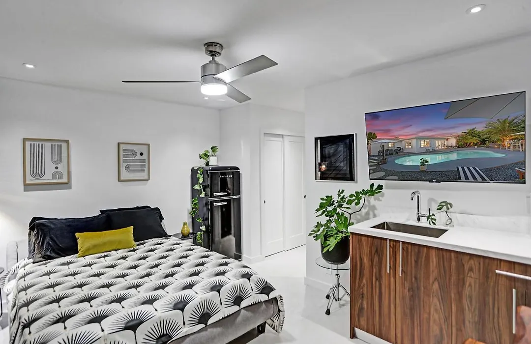 Stylish Luxury Tropical Junior Suite-1