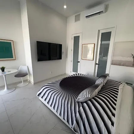 Men Only Clothing Option Guesthouse Near Wilton Manors-3